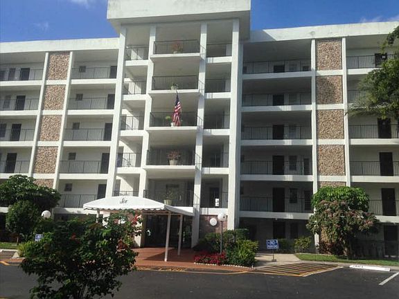 5th image of 2751 N Palm Aire Dr APT 604