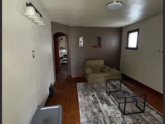 3rd image of 4719 Plover Ave