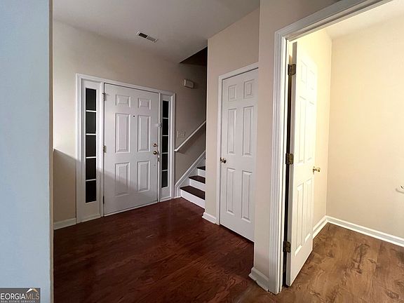 4th image of 829 Biltmore Ct