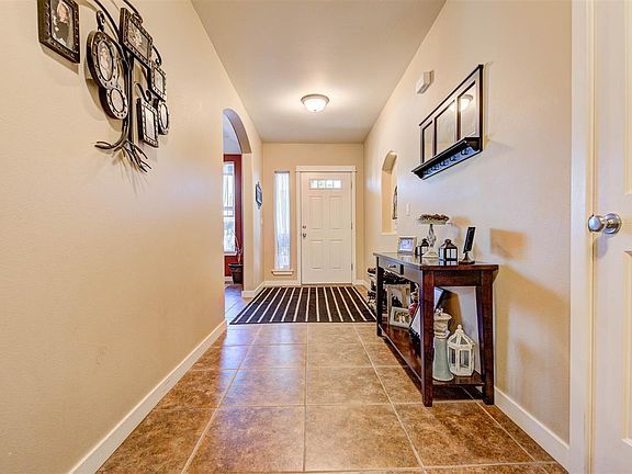 2nd image of 4915 Malaga Dr
