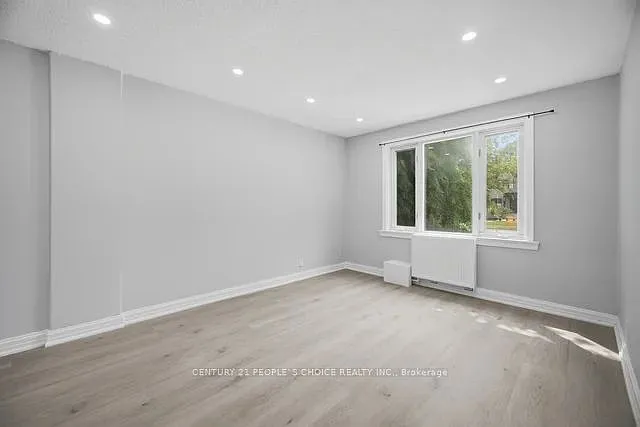 249 Burnhamthorpe Rd #-MAIN — Photo 9
