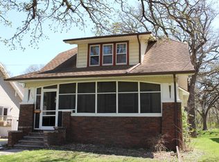 706 Palmyra St, Dixon, IL 61021