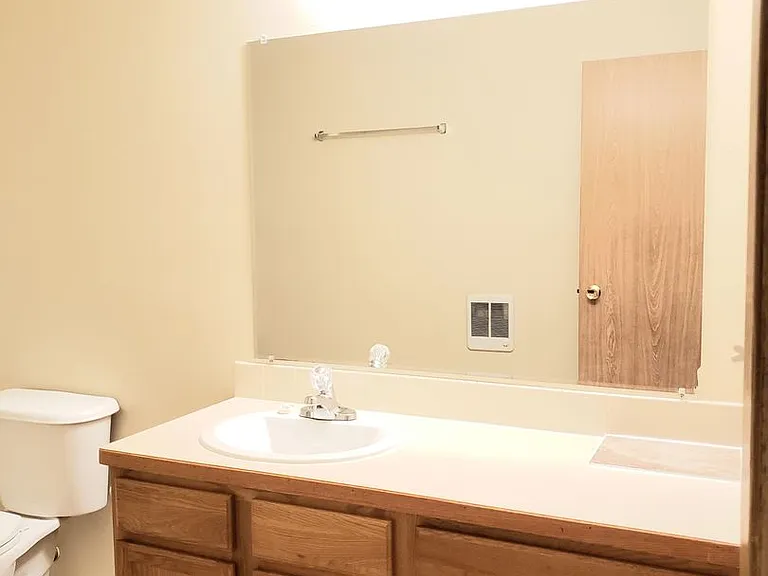 591 Eastmont Ave — Photo 18