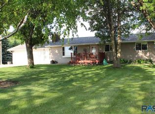 944 160th Ave, Luverne, MN 56156
