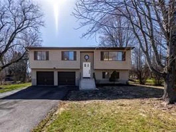 8 Ridge Road, Poughkeepsie, NY 12603