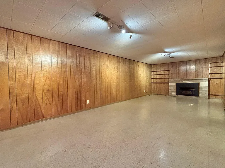 7520 E Mission Ave — Photo 6