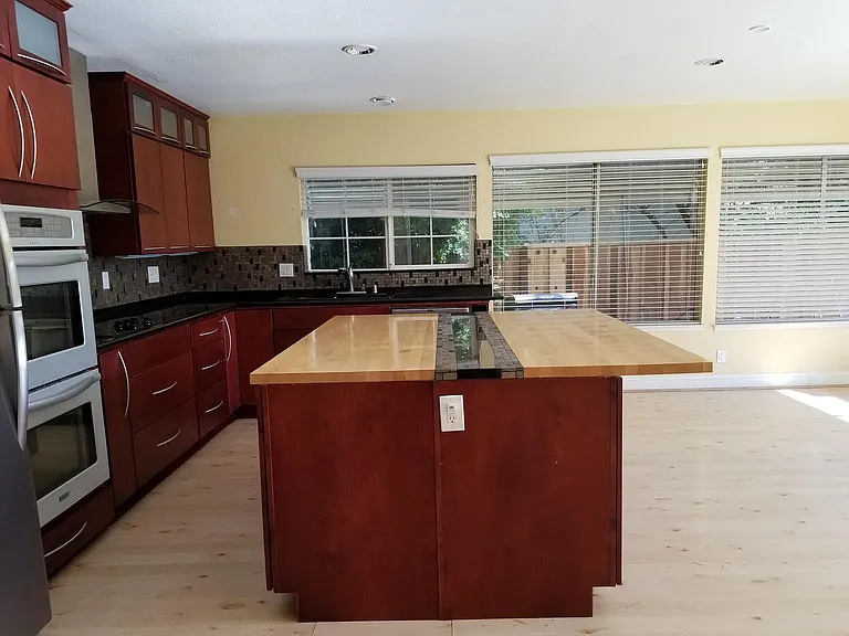 326 Lassenpark Cir — Photo 3