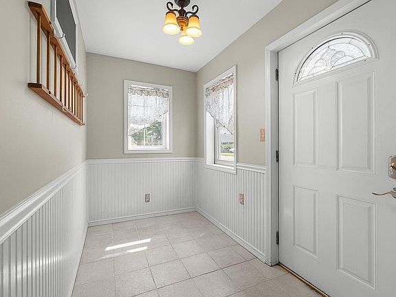 5th image of 200 Cantwell Dr