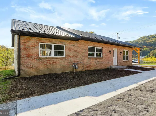 101 Highland Ave, Lewistown, PA 17044