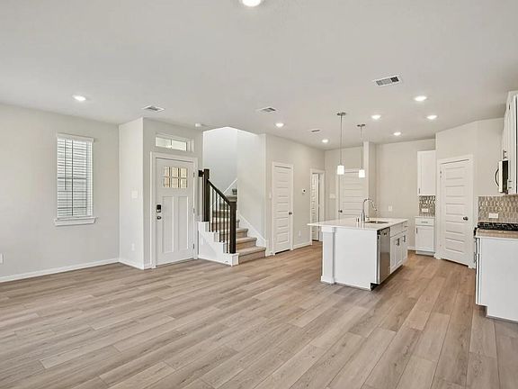 4th image of 1034 Cedar Place Ln