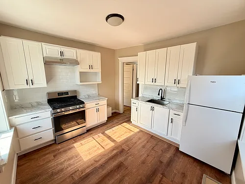194 Webster Ave #1 Photo 1