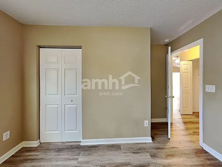 208 Winding Willow Trl — Photo 13