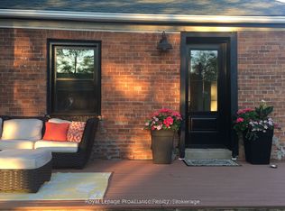 26 York St, Prince Edward County, ON K0K2T0
