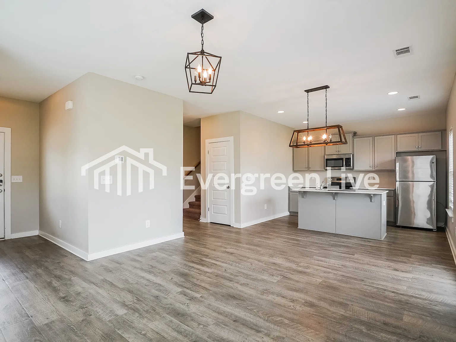 3 bed, 2.5 bath, 1268 sqft, $1,495 — Photo 4