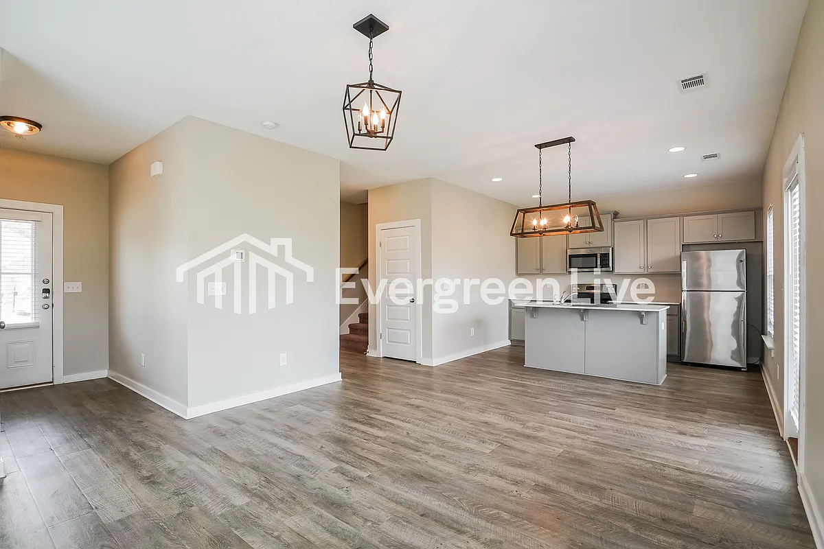 Building Photo - 11103 Summerchase Loop