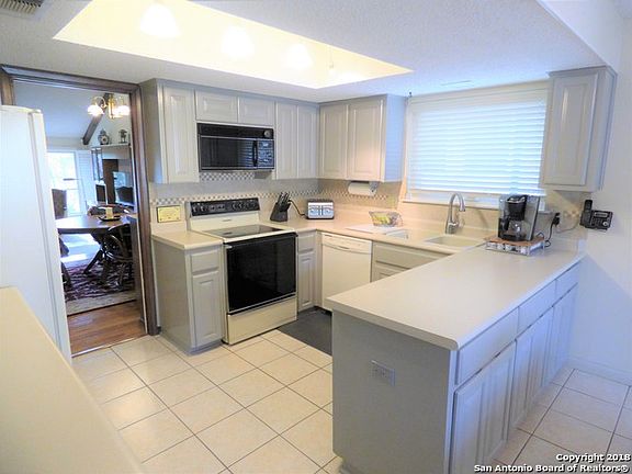 3rd image of 10805 Whisper Valley St