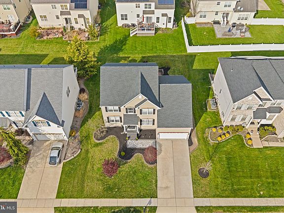 5th image of 16 Meadow Run Rd