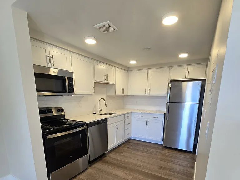 Kimberly Park Apartments — Photo 6