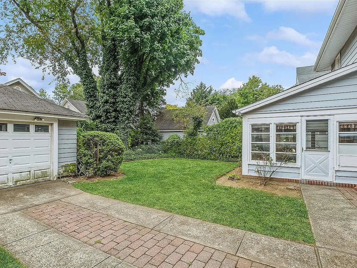 82 Hudson Rd — Photo 3