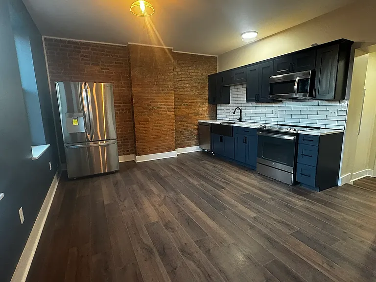 142 E Clifton Ave #3 — Photo 4