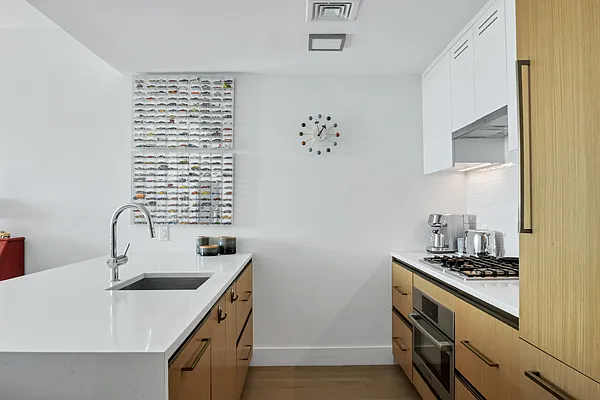Sold by Compass | media 5