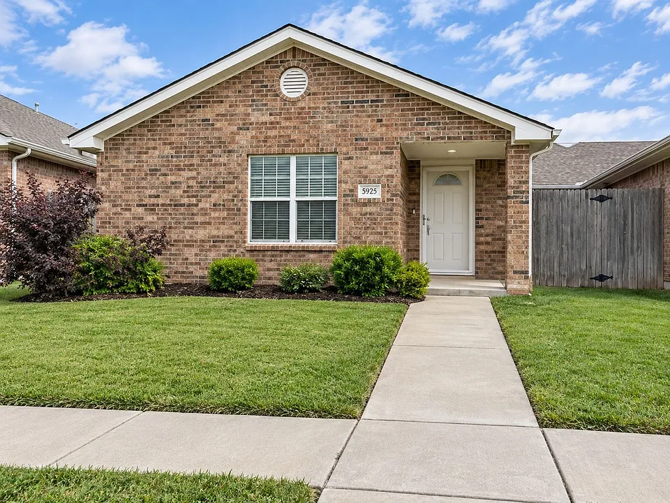 2806 Steves Way