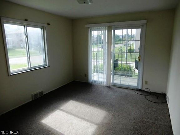 4th image of 1685 Cromwell Dr