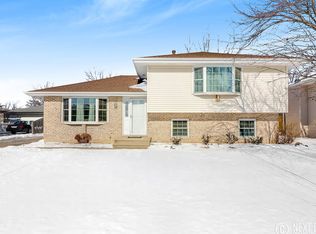2911 Reardon Dr, Joliet, IL 60435