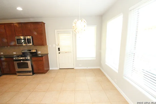 2207 Petseri Park — Photo 13