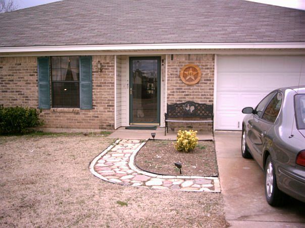 1st image of 141 Moses Manor Dr