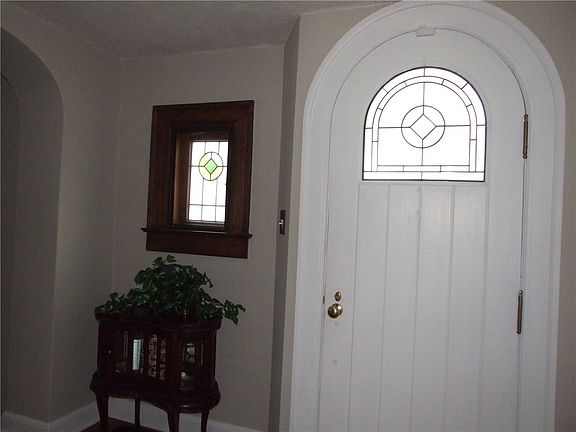 3rd image of 5042 N Capitol Ave