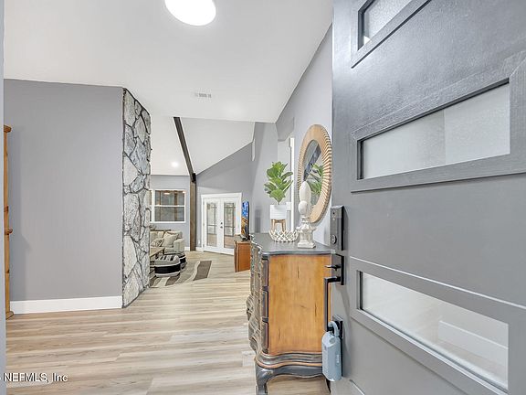5th image of 703 ARTHUR MOORE Drive