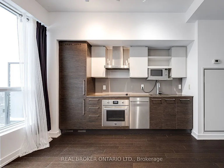 1030 King St W #Penthouse 25 — Photo 13