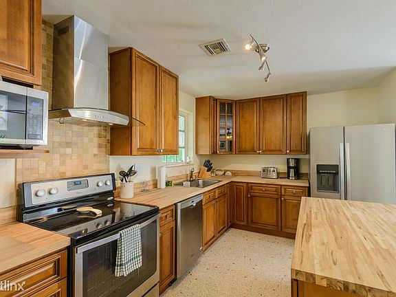Flagler Station - Midtown - kitchen2