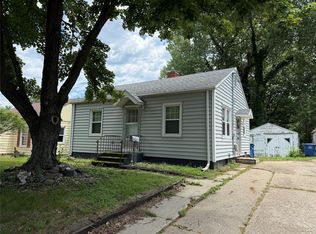 4121 Oxford St, Des Moines, IA 50313