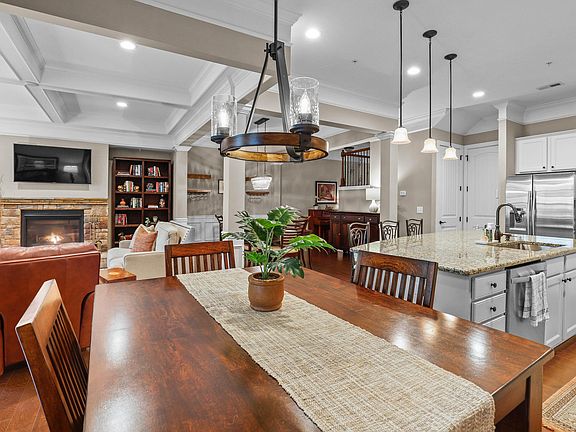 5th image of 3815 Essex Garden Ln