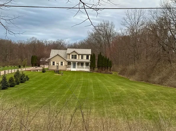 2515 N Lake Pleasant Rd, Attica, MI 48412