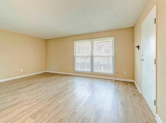 3rd image of 4219 Carrollton Dr APT D
