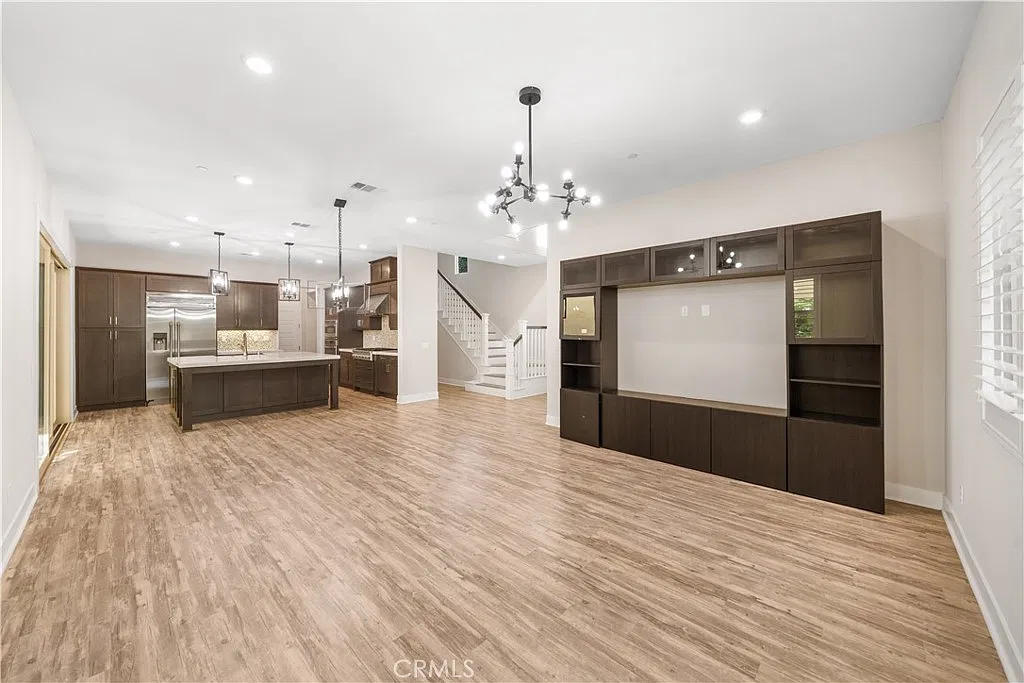 4 bed, 2814 sqft, $6,500 — Photo 4