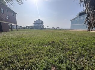 512 91st St, Galveston, TX 77554