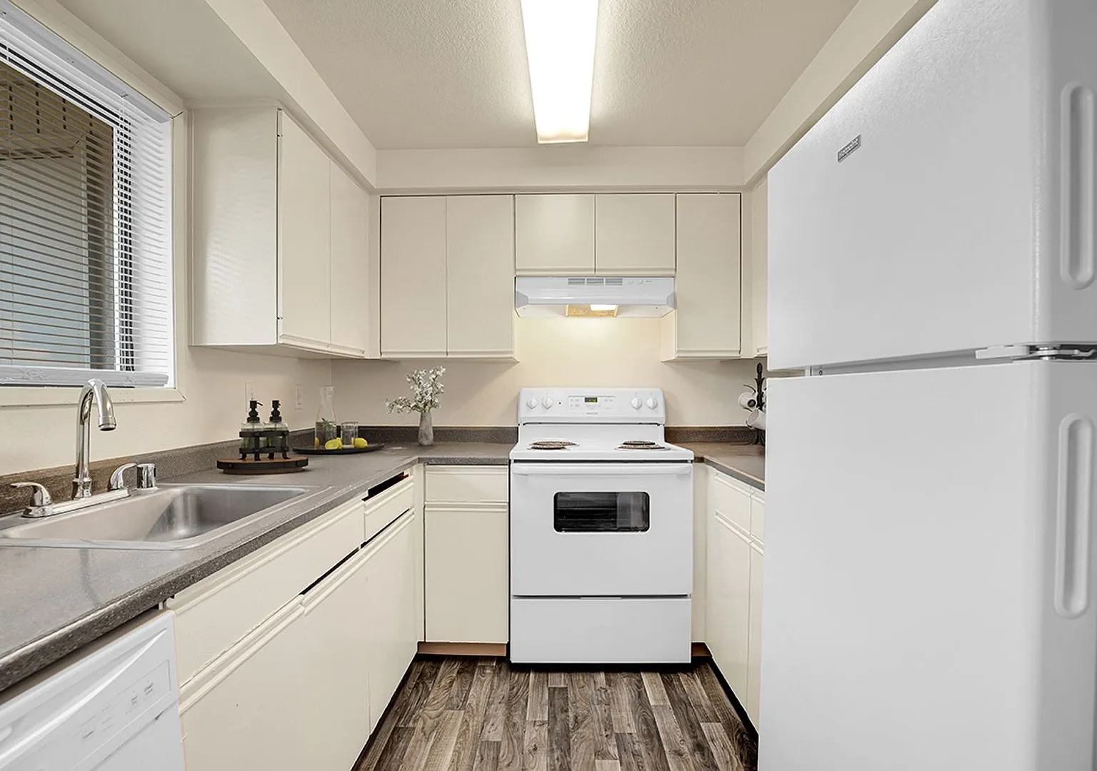 MOUNTAIN VIEW TERRACE — Photo 1