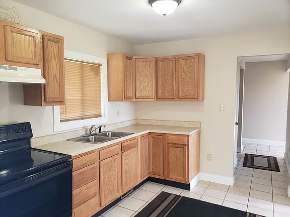 2nd image of 130 Wilkins Ave