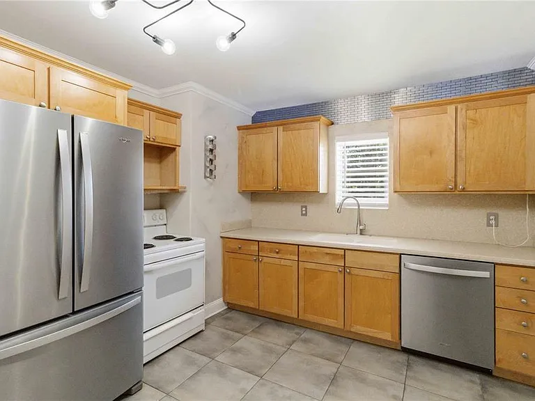 2713 W Braddock St — Photo 9