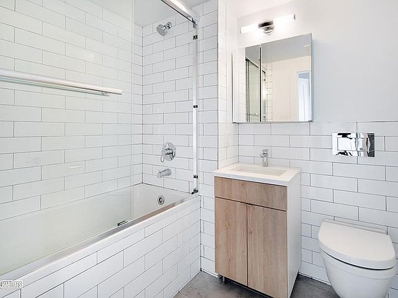 5th image of 6260 99th St APT 1612