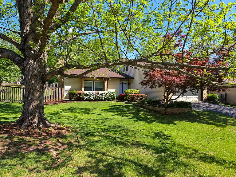 20 Running Brook Ln — Photo 46