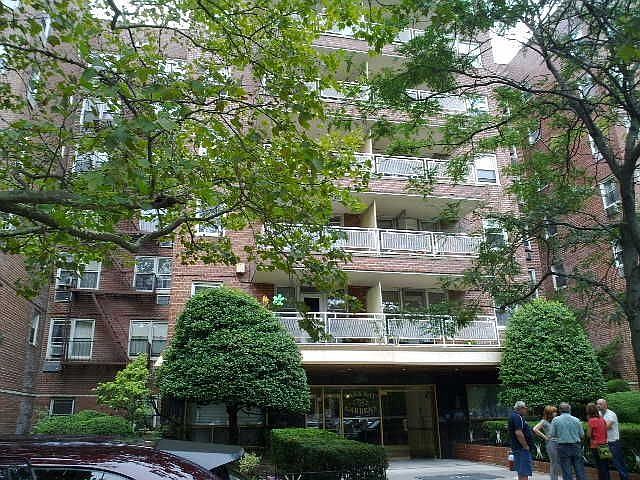 1st image of 770 Ocean Pkwy #2