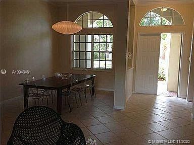 4th image of 1258 Crossbill Ct