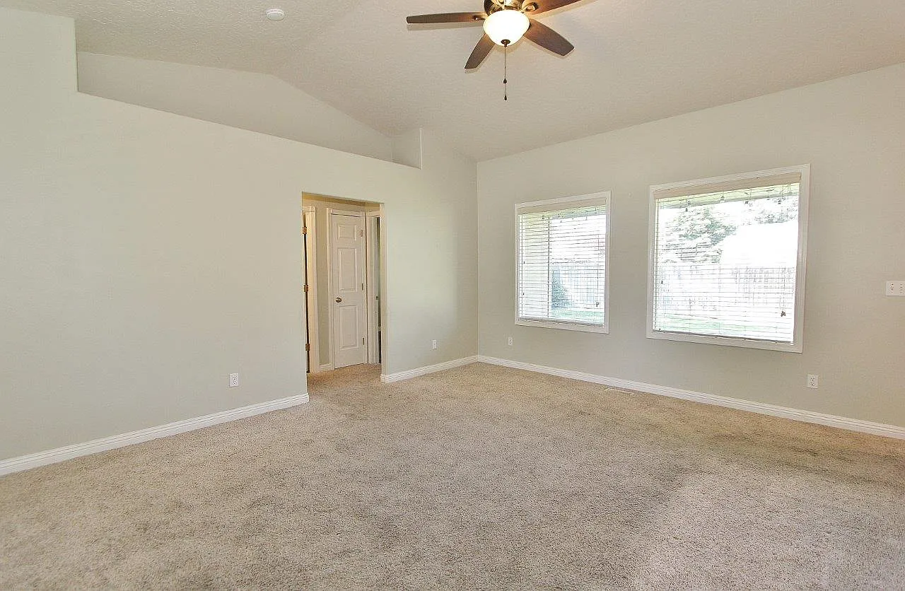 3 bed, 1265 sqft, $2,200 — Photo 2