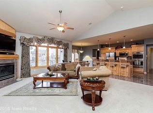 4618 153rd St, Urbandale, IA 50323