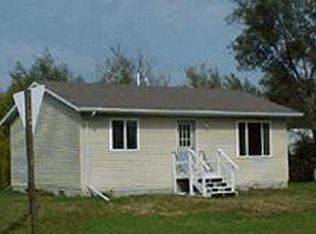 218 E 1st Ave, Woonsocket, SD 57385